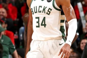 加拿大队不断突破！，字母哥连续七场比赛得分超过出色发挥比赛高潮迭起的简单介绍-九游登录入口