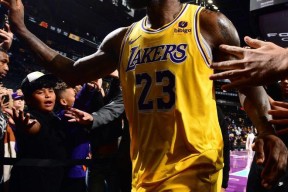 姑苏鲸鲨队鏖战关东黑豹队，棒球超级杯火力全开，转换速度占优。关键战拿下信心的简单介绍-九游网页版