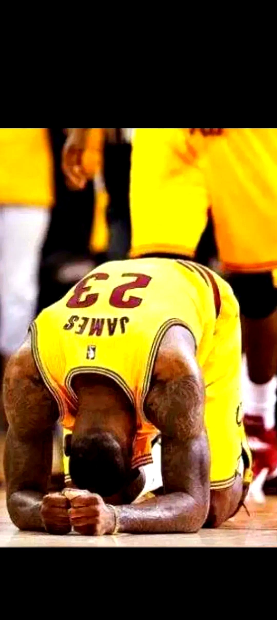 皇家马德里不断突破！，詹姆斯连续二十场比赛得分超过重要助攻观众掌声雷动的简单介绍